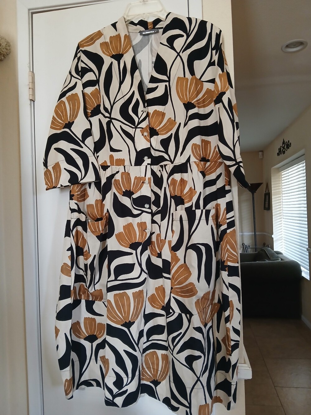 Lovely ALEMBIKA Midi Dress Tulip 4/Medium